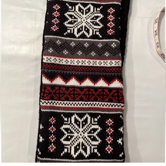 New SNOWFLAKE MukLuks Hat LOOP Scarf SET RED BLACK Knit Fair Isle ARCTIC Snow OS - Picture 10 of 10